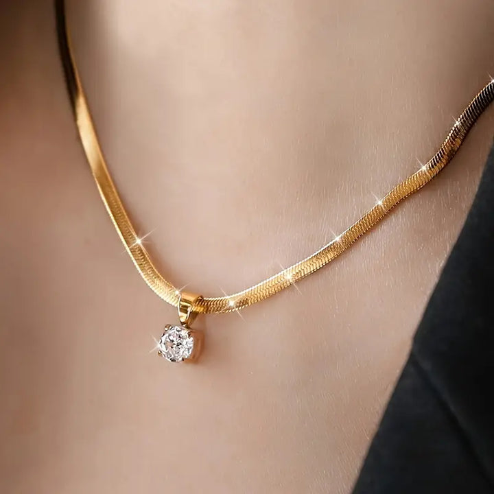 Elegancki wisiorek z diamentami | Złoto