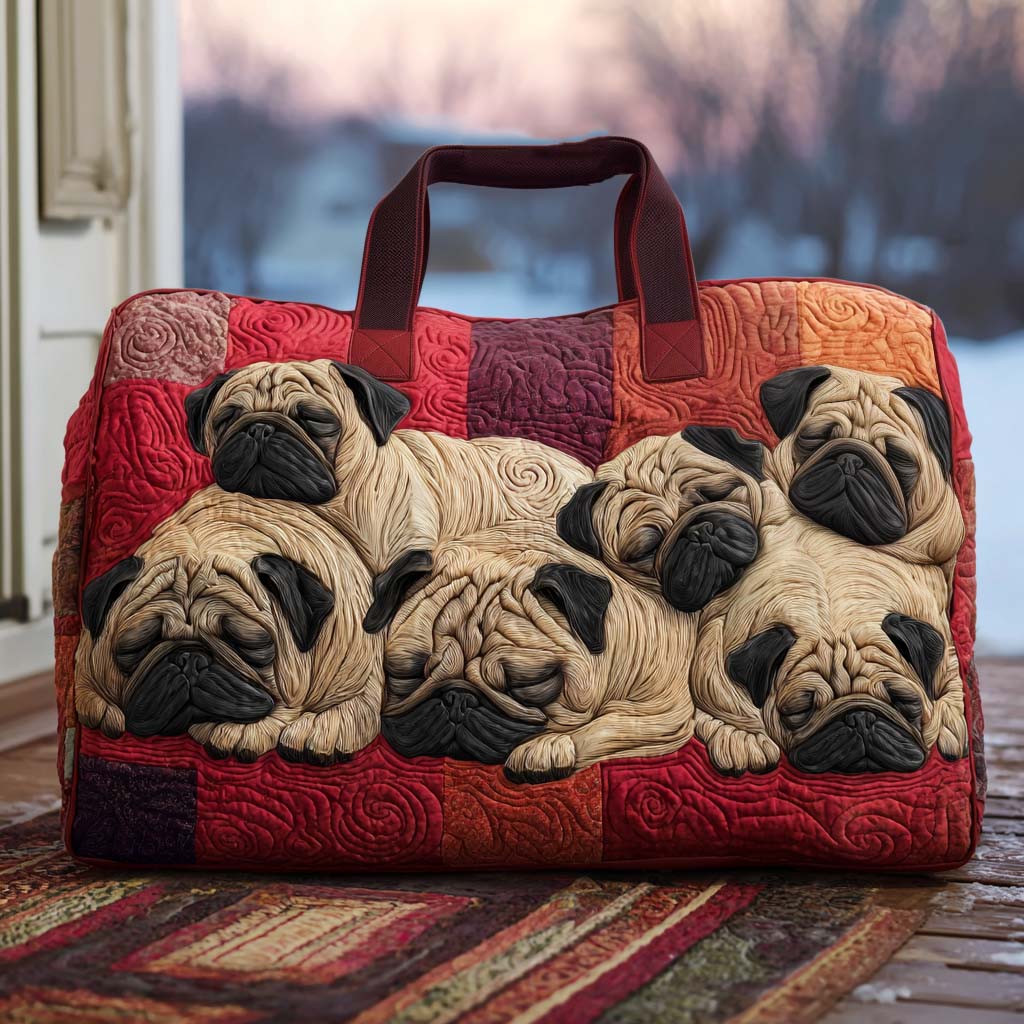 Wypełniona torba podróżna - Uroczy mops